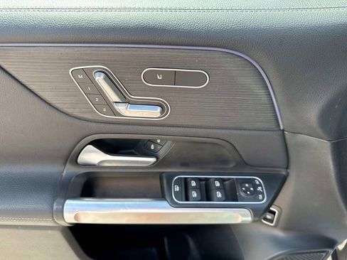 Used 2021 Mercedes-Benz GLB 250 image 20