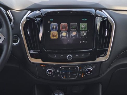 Used 2018 Chevrolet Traverse Premier w/ Driver Confidence II Package FWD image 36