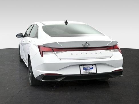 Certified 2021 Hyundai Elantra SEL FWD image 3