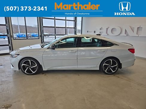 Used 2021 Honda Accord Sport image 2