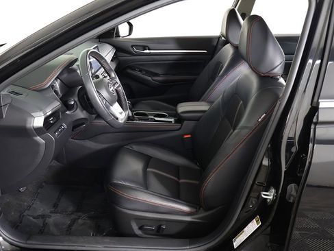 Used 2025 Nissan Altima 2.5 SR FWD image 25