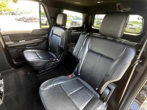 Used 2020 Ford Expedition XLT w/ Equipment Group 202A image 18
