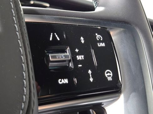 New 2026 Land Rover Range Rover Long Wheelbase SE image 24