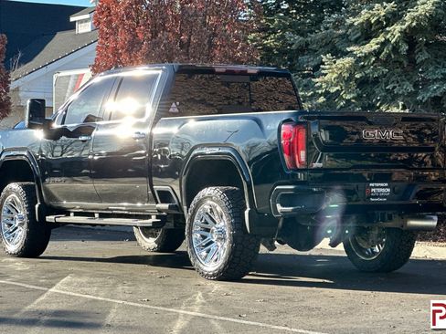 Used 2023 GMC Sierra 2500 Denali image 8