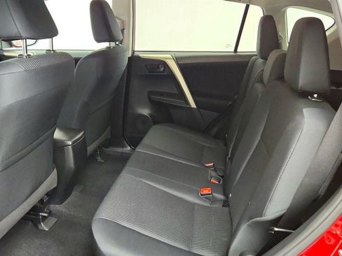 Used 2015 Toyota RAV4 LE AWD/4WD image 19