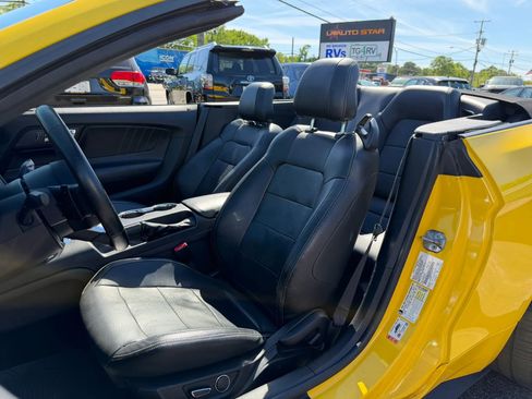 Used 2017 Ford Mustang GT Premium RWD image 18