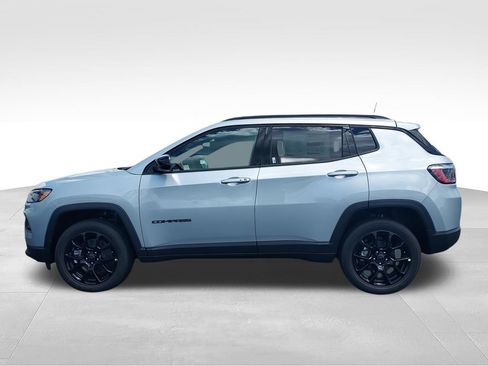 New 2026 Jeep Compass Latitude AWD/4WD image 5