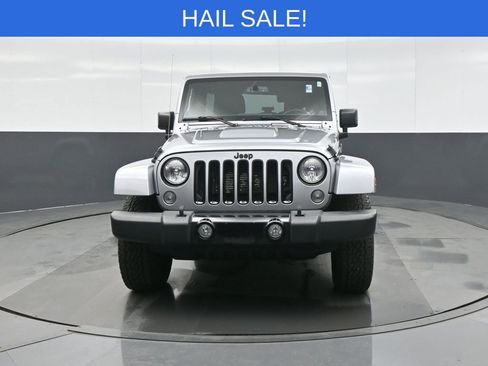 Used 2014 Jeep Wrangler Unlimited Sahara image 2