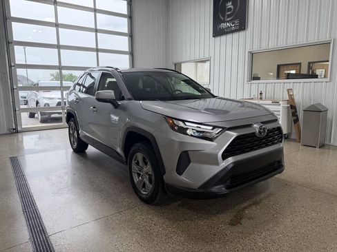 Used 2025 Toyota RAV4 XLE w/ Convenience Package AWD/4WD image 7