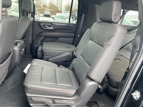 Used 2022 Chevrolet Suburban RST w/ Luxury Package image 21