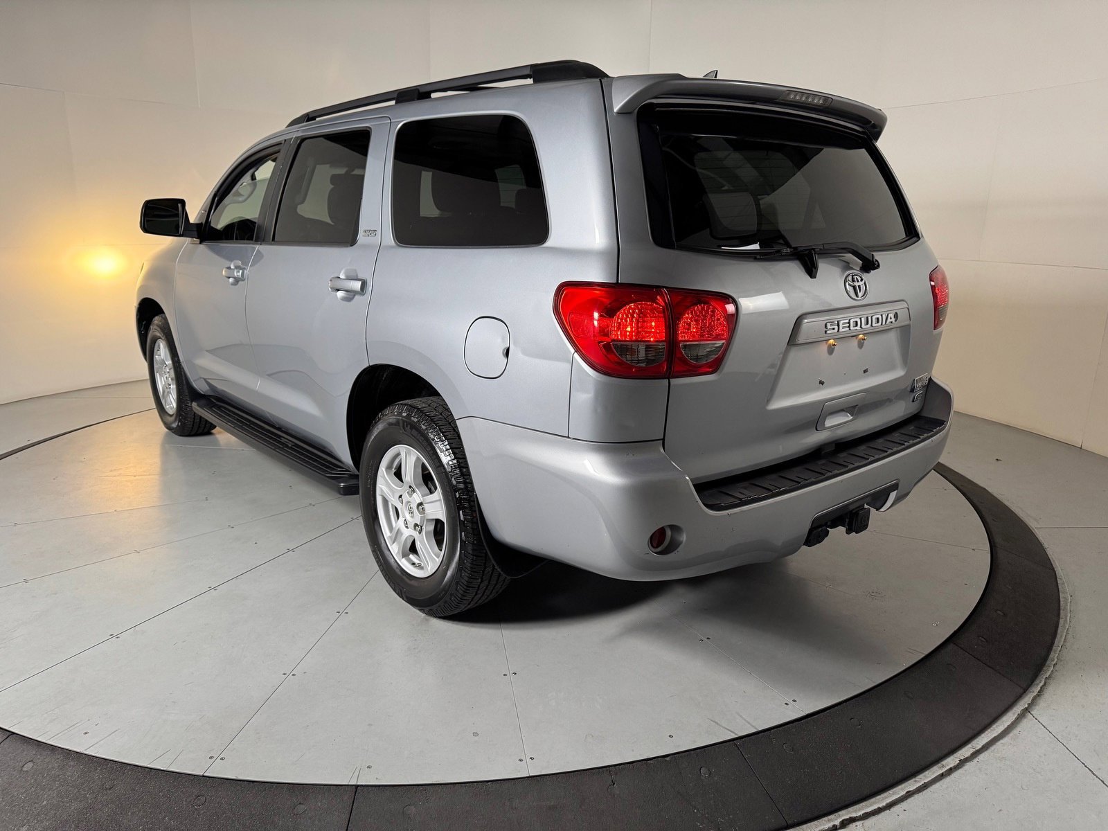 Used 2014 Toyota Sequoia SR5 w/ Premium Package AWD/4WD image 3