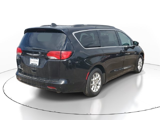 Used 2021 Chrysler Voyager Lxi FWD image 4