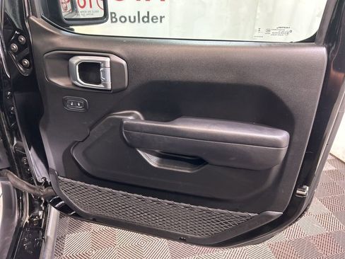 Used 2023 Jeep Wrangler Unlimited Rubicon w/ Cold Weather Group image 11