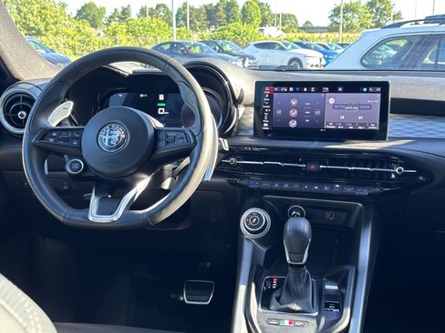 Certified 2024 Alfa Romeo Tonale Ti AWD/4WD image 18