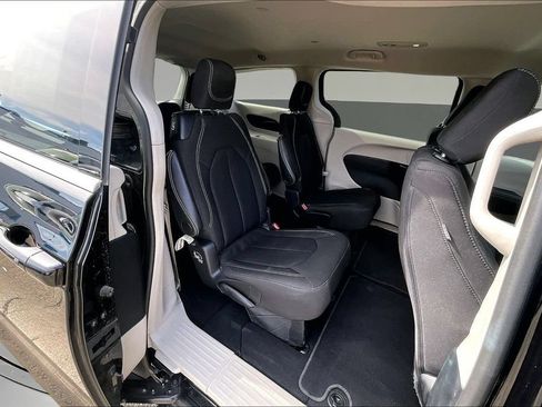 Used 2024 Chrysler Voyager LX FWD image 28