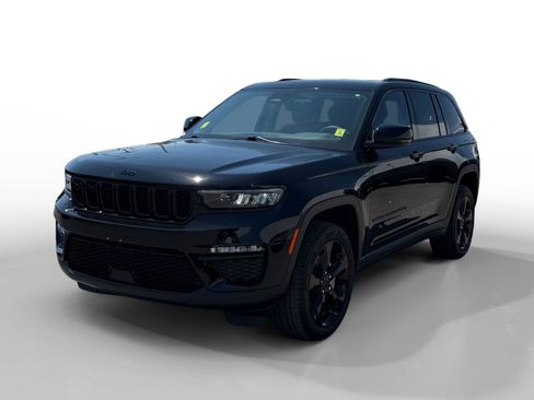 Used 2023 Jeep Grand Cherokee Limited w/ Black Appearance Package AWD/4WD image 1