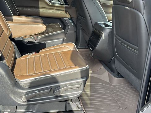 Certified 2025 GMC Yukon XL Denali Ultimate w/ LPO, Floor Liner Package image 22