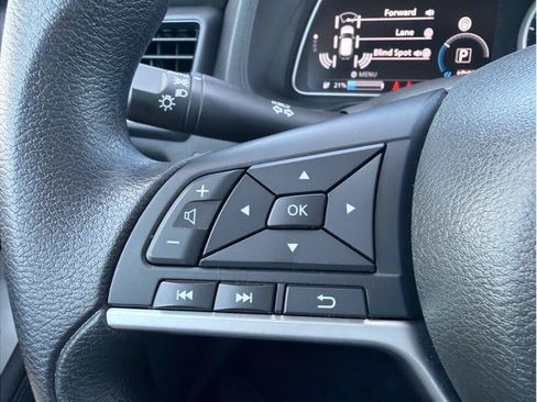 Used 2024 Nissan Leaf S FWD image 17