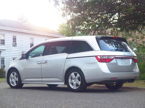 Used 2012 Honda Odyssey Touring Elite image 3