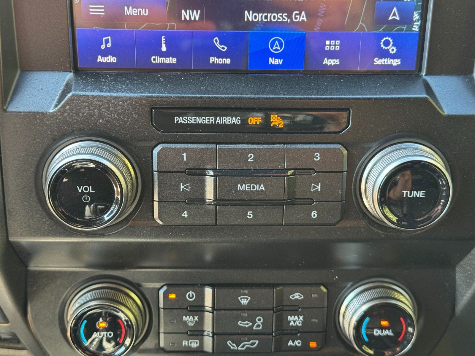 Used 2019 Ford F150 Raptor w/ Equipment Group 802A Luxury AWD/4WD image 34