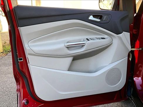 Used 2017 Ford Escape SE image 20