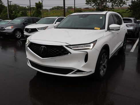 Used 2024 Acura MDX SH-AWD w/ Technology Package image 3