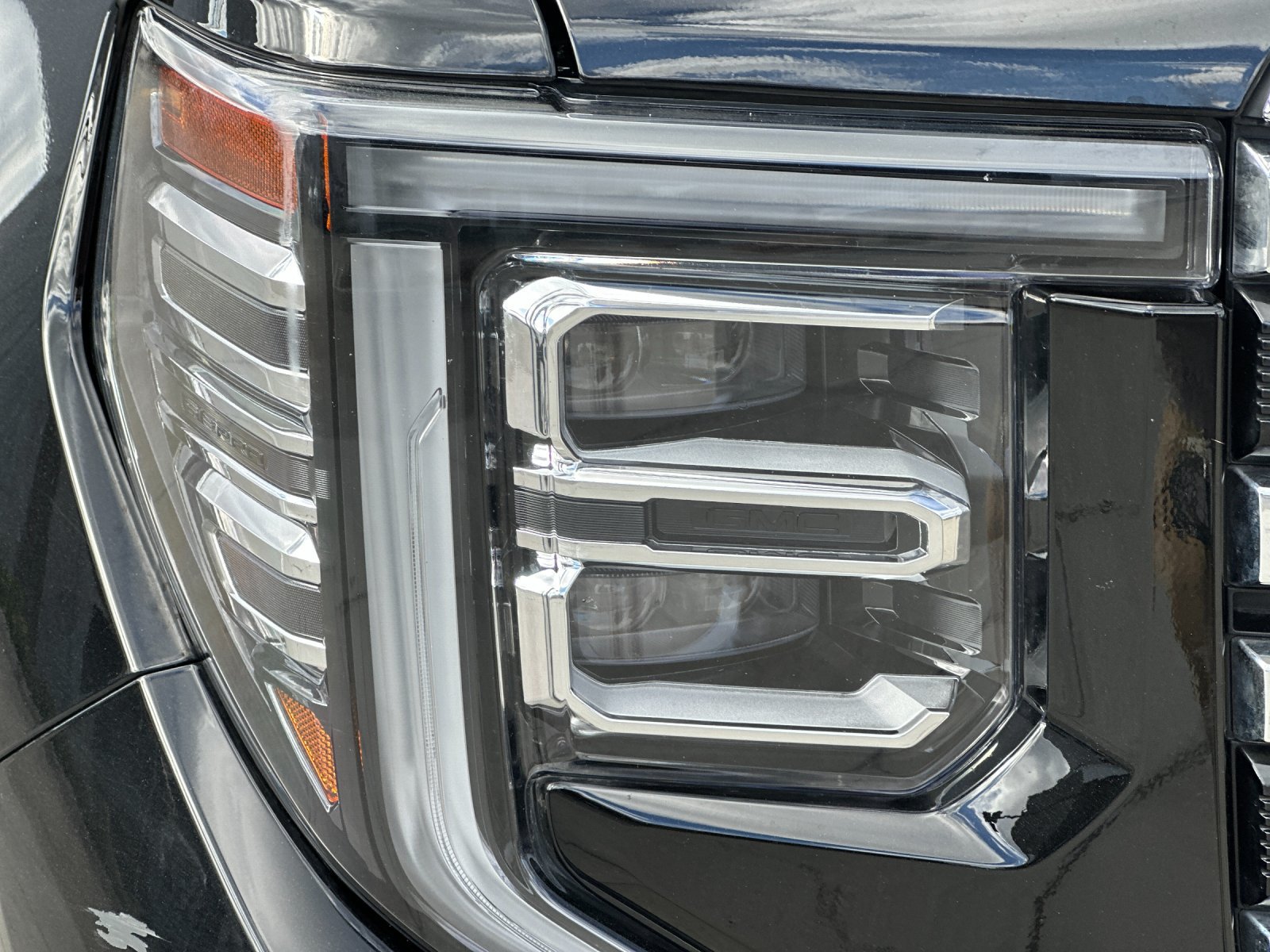 Used 2025 GMC Sierra 1500 SLT AWD/4WD image 36