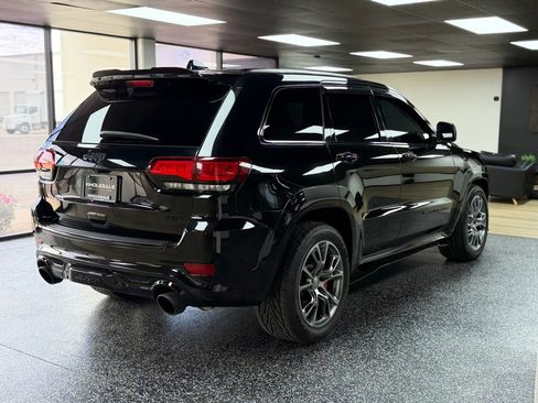 Used 2018 Jeep Grand Cherokee SRT image 6