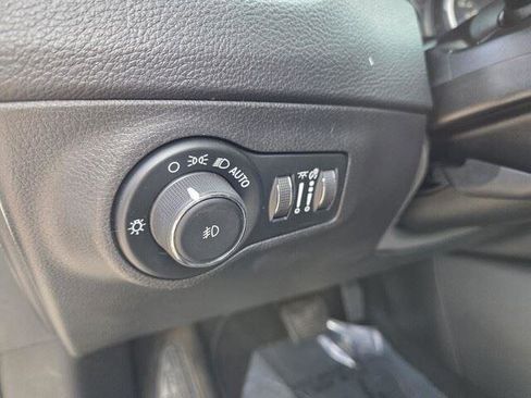 Used 2019 Jeep Compass Altitude image 17