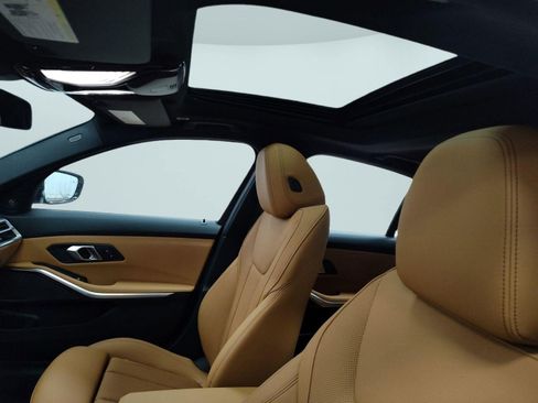 Used 2026 BMW 330i Sedan w/ M Sport Package image 14