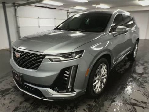 Certified 2023 Cadillac XT6 Premium Luxury AWD/4WD image 4