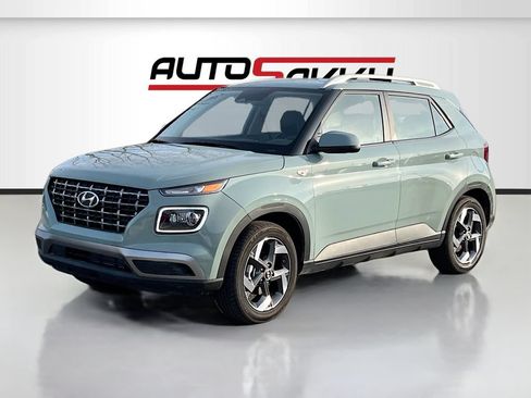 Used 2025 Hyundai Venue Limited FWD image 3