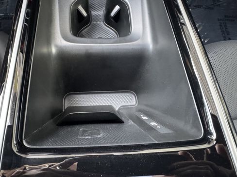 Used 2024 Volkswagen ID.4 S image 25