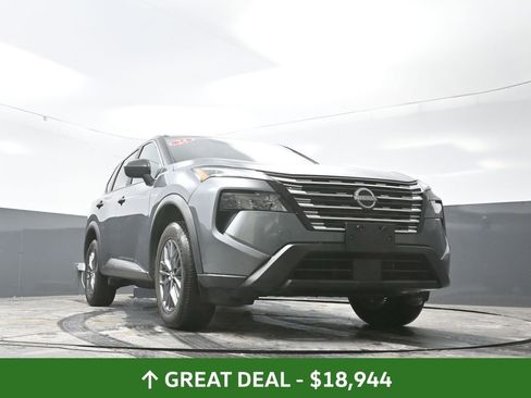 Used 2024 Nissan Rogue S image 53