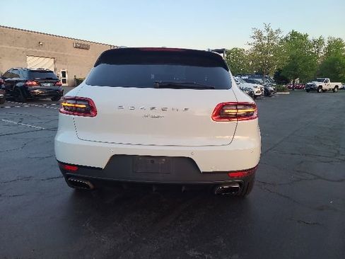 Used 2018 Porsche Macan AWD/4WD image 4