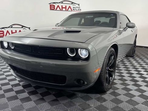 Used 2017 Dodge Challenger R/T w/ Driver Convenience Group RWD image 5