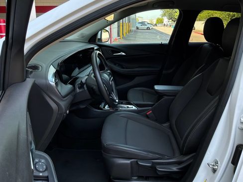 Used 2025 Buick Encore GX Preferred FWD image 10