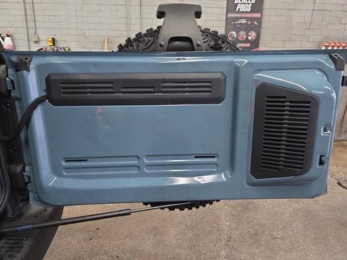 Used 2022 Ford Bronco Badlands image 13