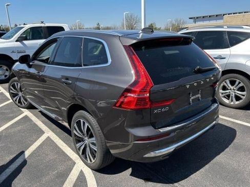 Used 2023 Volvo XC60 B5 Plus w/ Climate Package AWD/4WD image 4