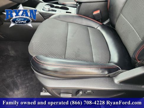 Certified 2023 Ford Escape ST-Line w/ Tech Pack #1 AWD/4WD image 17