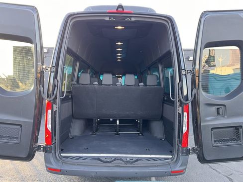 Used 2024 Mercedes-Benz Sprinter 2500 image 15