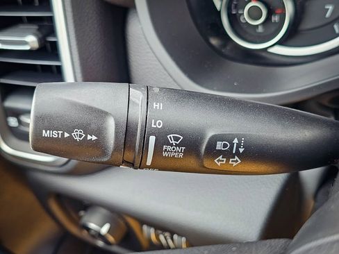 New 2026 RAM 1500 4x4 Crew Cab image 17