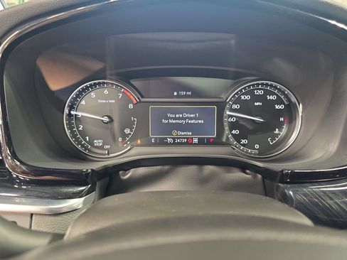 Used 2023 Cadillac XT6 Premium Luxury w/ LPO, Floor Liner Package AWD/4WD image 19