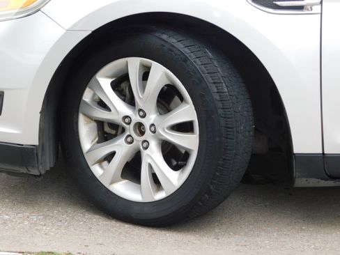 Used 2011 Ford Taurus SEL w/ 201A Rapid Spec Order Code image 3