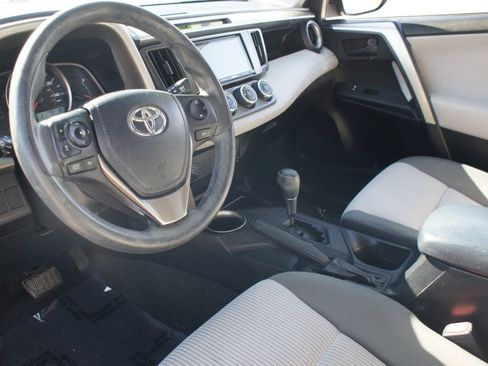 Used 2014 Toyota RAV4 LE image 10