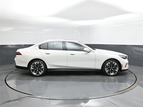 New 2026 BMW 530i w/ Premium Package image 26