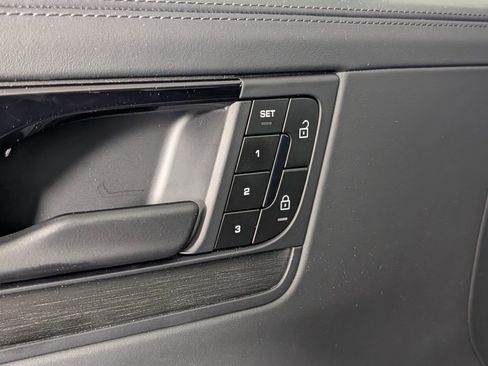 Certified 2026 Porsche Cayenne GTS AWD/4WD image 25