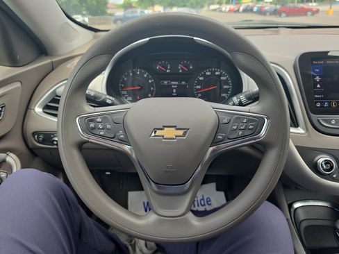 Used 2024 Chevrolet Malibu LT FWD image 19