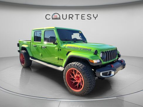 Certified 2025 Jeep Gladiator Sport AWD/4WD image 4