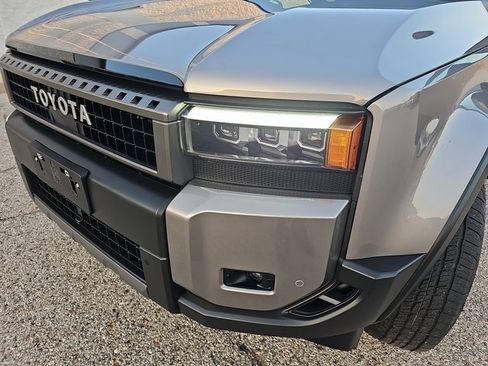 Used 2025 Toyota Land Cruiser image 31